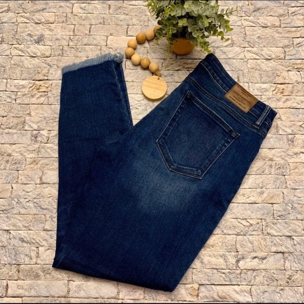 LUCKY LOLITA  SUPER SKINNY CROPPED RAW HEM JEANS